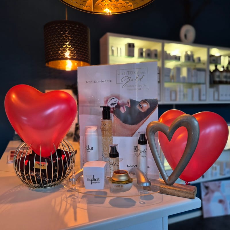 Liebevoll dekorierte Geschenksets im NaKo Kosmetikstudio Strausberg